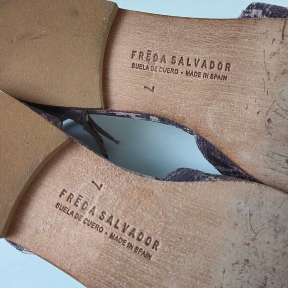 Freda Salvador Tulip Flat Ankle Strap Pointed Toe Flats in Nude Snake Size 7 - Picture 7 of 13